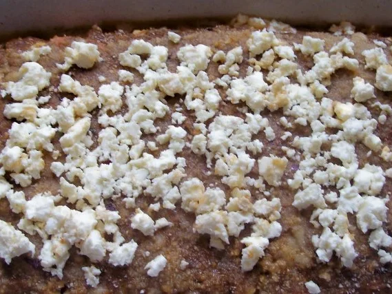 Geschichteter Hackbraten mit Paprika-Feta-Füllung - Rezept - Bild Nr. 9