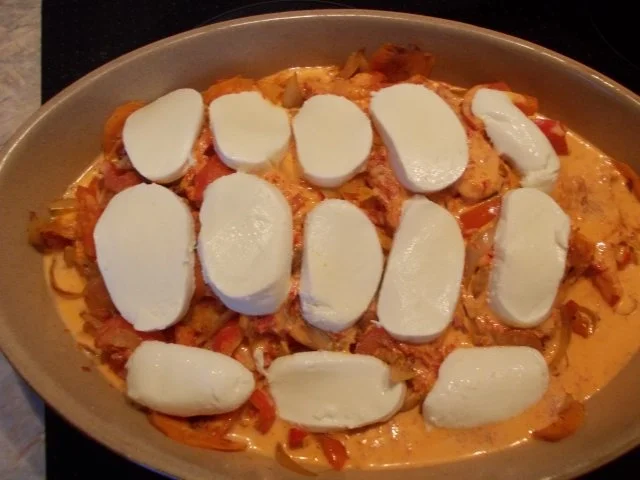 ÜBERBACKENE HÄHNCHENBRUST mit AJVAR-SAHNE - Rezept - Bild Nr. 7