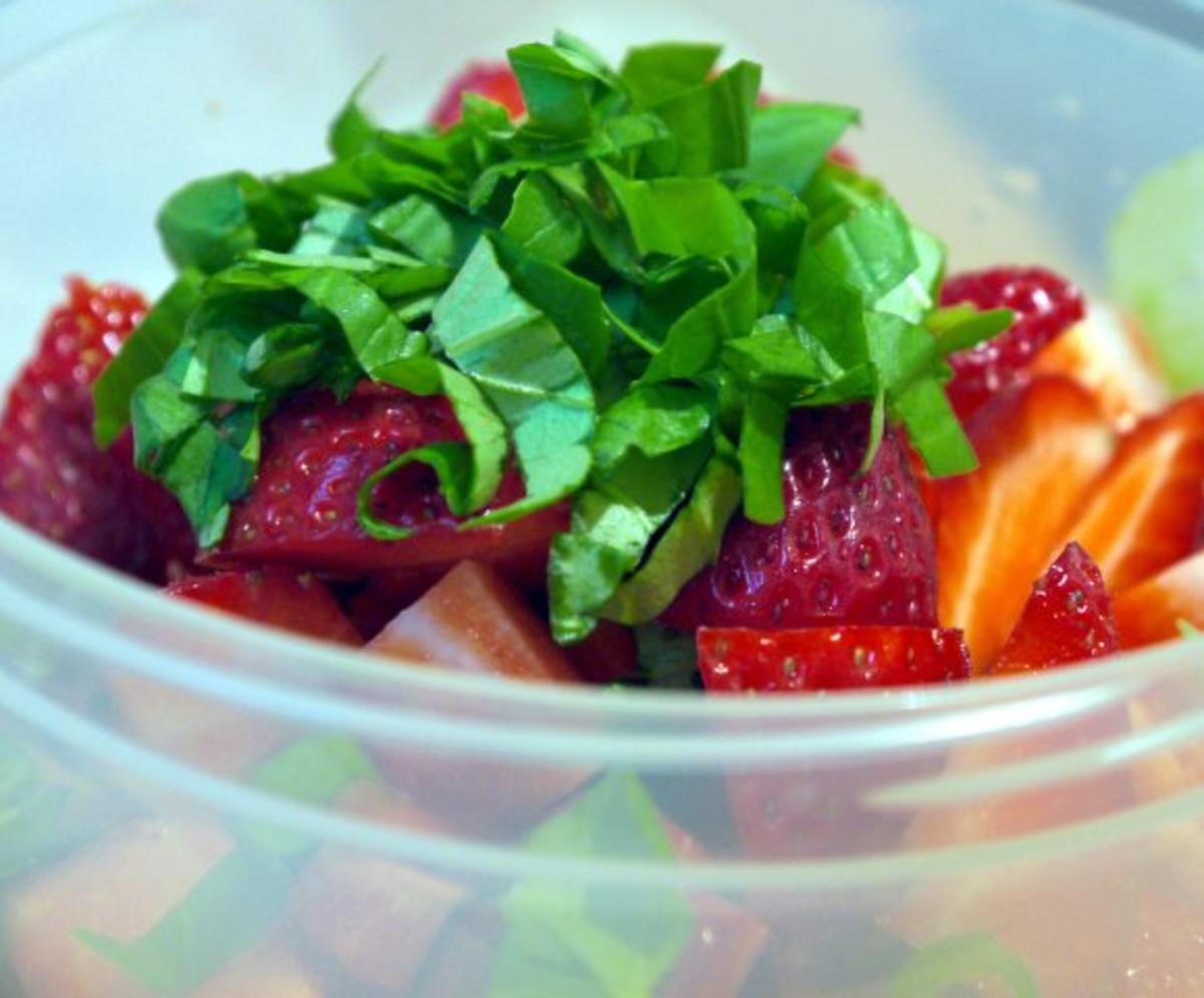 Gurken-Erdbeer-Salat - Rezept - Bild Nr. 7