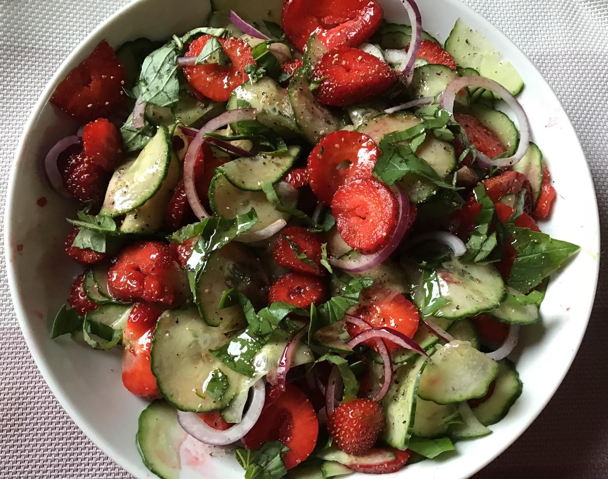 Gurken-Erdbeer-Salat - Rezept - Bild Nr. 11