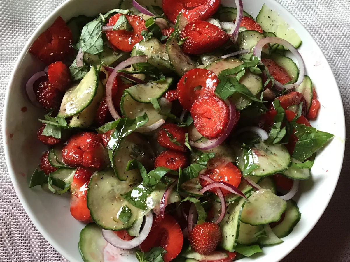 Gurken-Erdbeer-Salat - Rezept - Bild Nr. 11