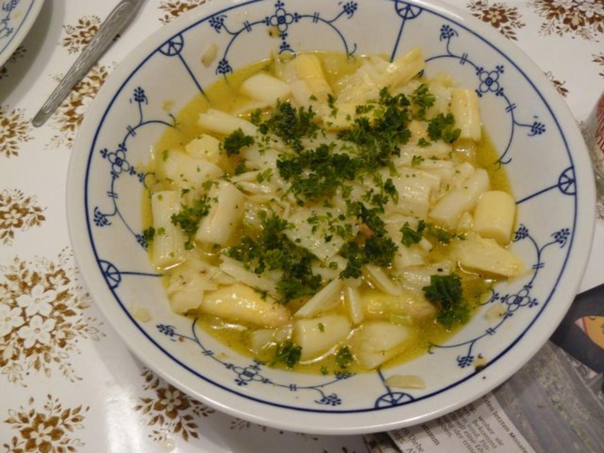 Spargelsalat mit Zitronen-Olivenöl-Dressing - Rezept