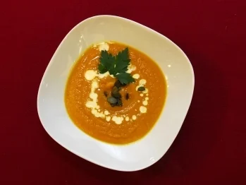 Rezept: Quatsch mit lecker Soße – Kürbismatsch mit Fruchtspur (Sebastian Höffner) Quatsch mit lecker Soße – Kürbismatsch mit Fruchtspur (Sebastian Höffner) - Rezept