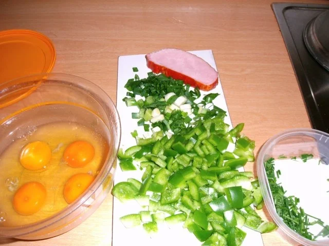 Rührei mit Kasseler , jungen Zwiebeln und Paprika - Rezept - Bild Nr. 2