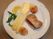 Thunfischstaek mit feinem Spargeel - Rezept