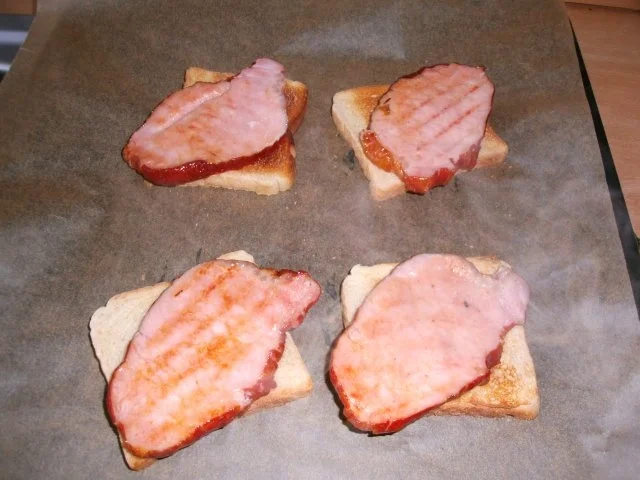 Rezept: Kasselerminutensteaks mit Rotschimmelkäse überbacken Bild Nr. 4 Kasselerminutensteaks mit Rotschimmelkäse überbacken - Rezept - Bild Nr. 4