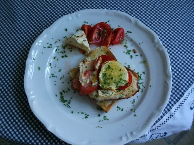 Rezept: Kasselerminutensteaks mit Rotschimmelkäse überbacken Kasselerminutensteaks mit Rotschimmelkäse überbacken - Rezept