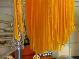 Selbstgemachte Spaghetti mit Chorizo-Tomaten-Sauce - Rezept - Bild Nr. 7