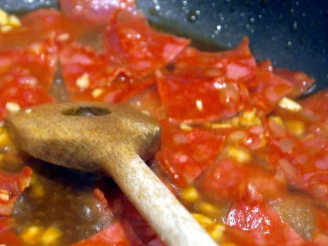 Selbstgemachte Spaghetti mit Chorizo-Tomaten-Sauce - Rezept - Bild Nr. 8