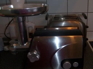 Kohlrouladen mit Rinderhack auf einem Bett von Rahmkohl - Rezept - Bild Nr. 5