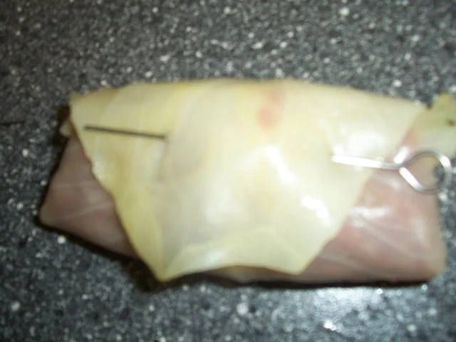 Kohlrouladen mit Rinderhack auf einem Bett von Rahmkohl - Rezept - Bild Nr. 14