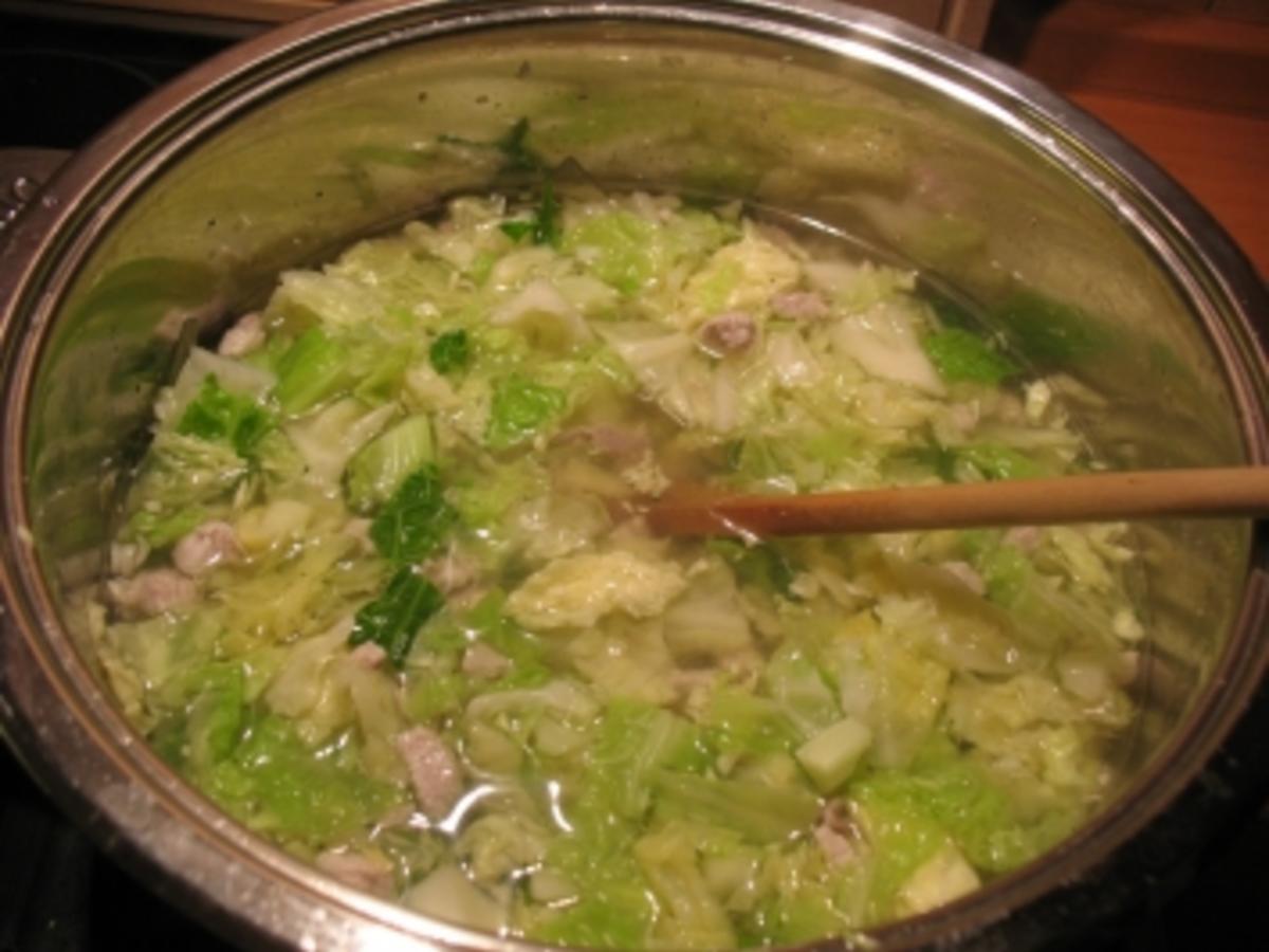 Wirsingsuppe nach alter Tradition - einfach - 193 kcal/100g