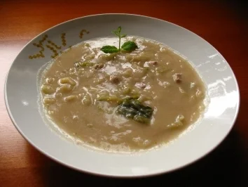 Wirsingsuppe nach alter Tradition - Rezept