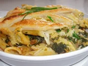 Nudel-Spinat-Auflauf mit Käse-Blätterteig-Kruste - Rezept