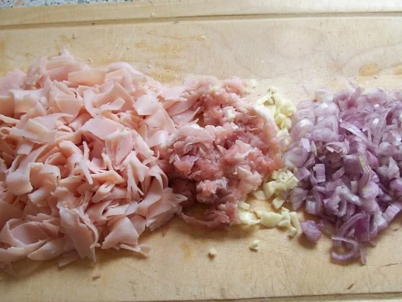 Rezept: Nudel-Spinat-Auflauf mit Käse-Blätterteig-Kruste Bild Nr. 2 Nudel-Spinat-Auflauf mit Käse-Blätterteig-Kruste - Rezept - Bild Nr. 2