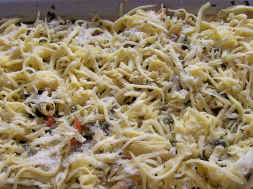 Nudel Spinat Auflauf mit Käse Blätterteig Kruste - einfach - 75 kcal/100g