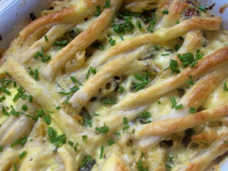 Nudel Spinat Auflauf mit Käse Blätterteig Kruste - einfach - 75 kcal/100g