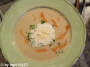 Apfel-Meerrettich-Suppe mit Lachsstreifen - Rezept