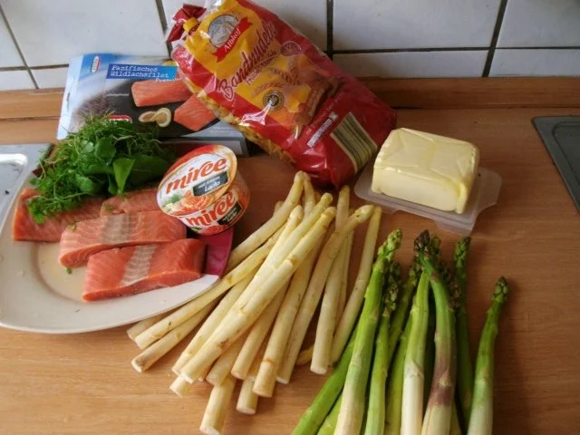 Wildlachsfilet mit grünem und weissem Spargel - Rezept - Bild Nr. 2