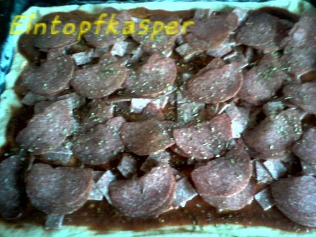 Salamipizza a`la Jörg - Rezept - Bild Nr. 2