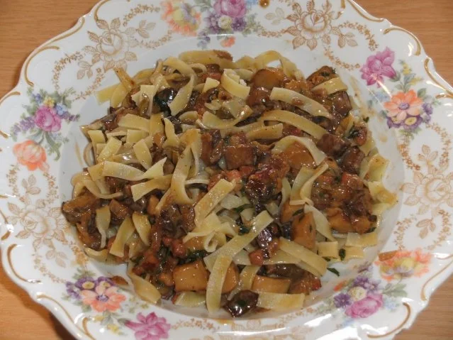 Rezept: Pilze: Mischpilze à la Goach, mit Bandnudeln Pilze: Mischpilze à la Goach, mit Bandnudeln - Rezept