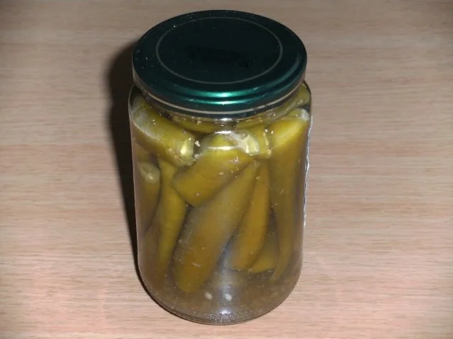 Rezept: Einlegen: Peperoni in Salzlake Einlegen: Peperoni in Salzlake - Rezept