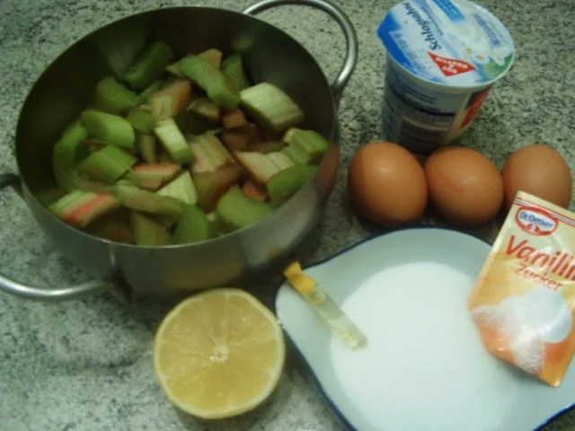 Rezept: Rhabarberküchlein Bild Nr. 3 Rhabarberküchlein - Rezept - Bild Nr. 3