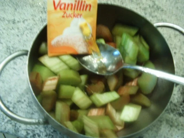 Rezept: Rhabarberküchlein Bild Nr. 4 Rhabarberküchlein - Rezept - Bild Nr. 4