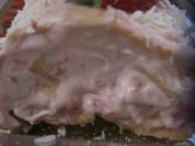 Rezept: Bisquitrolle Erdbeer-Schmand + Cocos-Raspeln zu Muttertag, Taufe, Hochzeit, Geburtstag... Bisquitrolle Erdbeer-Schmand + Cocos-Raspeln zu Muttertag, Taufe, Hochzeit, Geburtstag... - Rezept