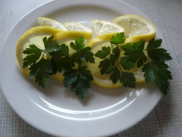 Paniertes Rindersteak mit Spargel, Kartoffelrollen und zerlassener Butter - Rezept - Bild Nr. 8