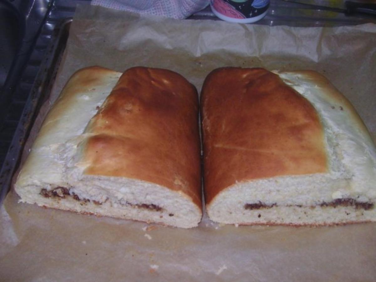 Süsses Brot mit Haselnussfüllung - Rezept - Bild Nr. 2