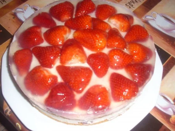 Rezept: Erdbeer-Mascarpone-Torte Bild Nr. 2 Erdbeer-Mascarpone-Torte - Rezept - Bild Nr. 2