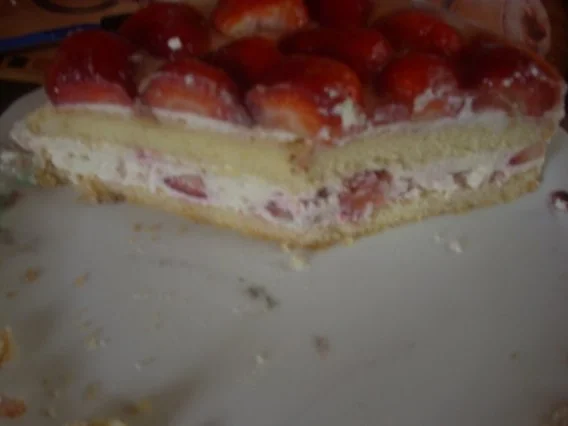 Rezept: Erdbeer-Mascarpone-Torte Bild Nr. 3 Erdbeer-Mascarpone-Torte - Rezept - Bild Nr. 3