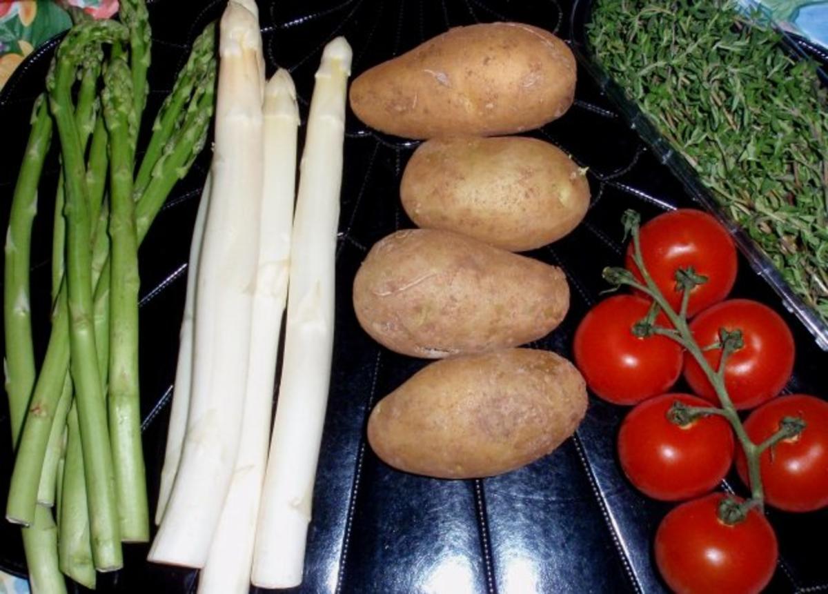 Spargel im Kartoffelmantel mit Tomatensalat - Rezept - Bild Nr. 2