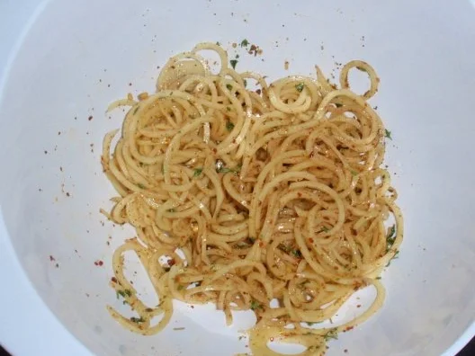 Spargel im Kartoffelmantel mit Tomatensalat - Rezept - Bild Nr. 4