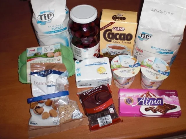 Schoko-Kirsch-Kuchen mit einem Guss, - Rezept - Bild Nr. 2