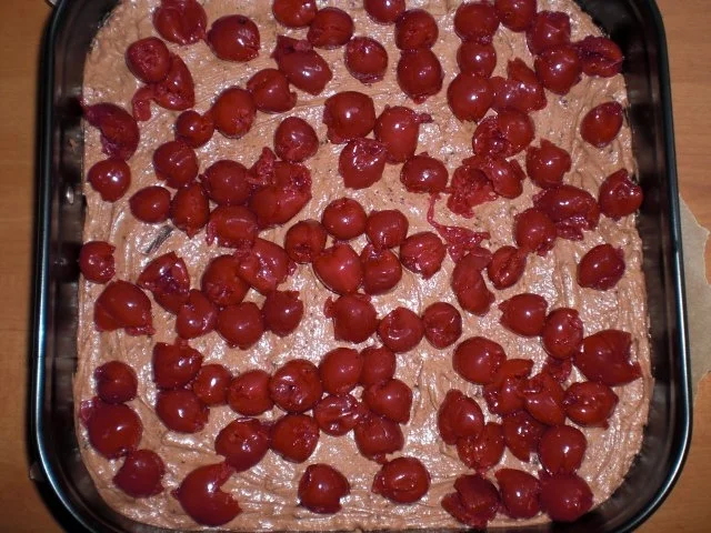 Schoko-Kirsch-Kuchen mit einem Guss, - Rezept - Bild Nr. 7