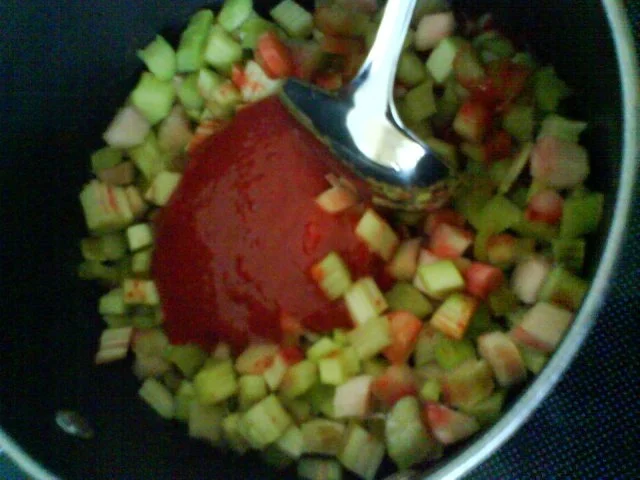 Erdbeer-Rhabarbermarmelade mit Vanillenote - Rezept - Bild Nr. 3