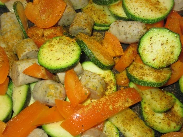 Pita mit Würstle-Paprika-Zucchini-Curry-Mix - Rezept - Bild Nr. 3