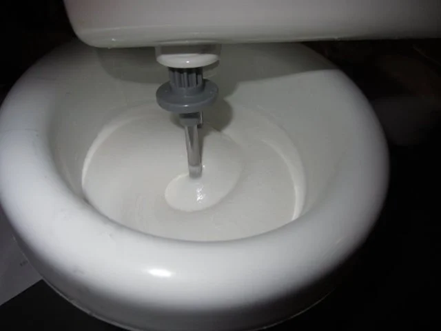 Rezept: Rhabarber-Bleckuchen mit Nüssen & Baiser Bild Nr. 8 Rhabarber-Bleckuchen mit Nüssen & Baiser - Rezept - Bild Nr. 8