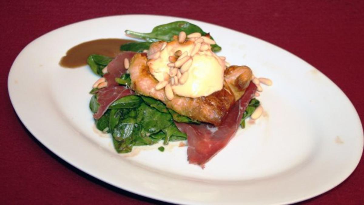 Spinatsalat mit Bresaola, Ziegenkäse und gerösteten Pinienkernen -
Rezept Durch Das perfekte Dinner