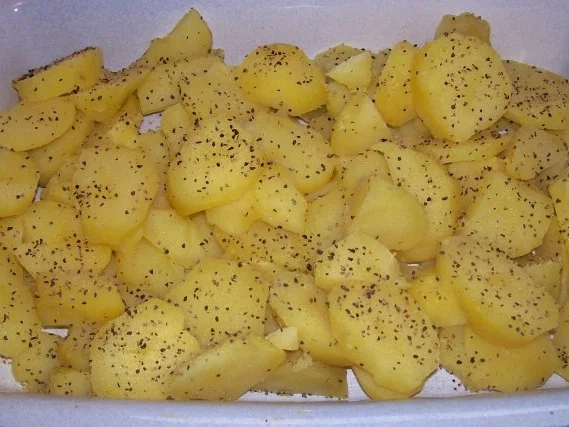 Rezept: Weiß-grüner Spargel-Kartoffel-Auflauf Bild Nr. 5 Weiß-grüner Spargel-Kartoffel-Auflauf - Rezept - Bild Nr. 5