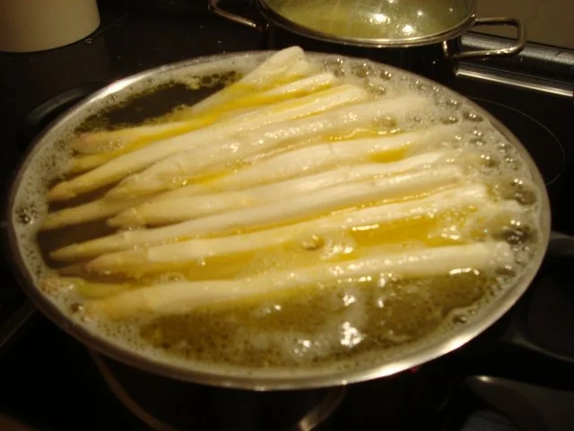 Frischer Spargel mit kleinen Schnitzelchen - Rezept - Bild Nr. 4
