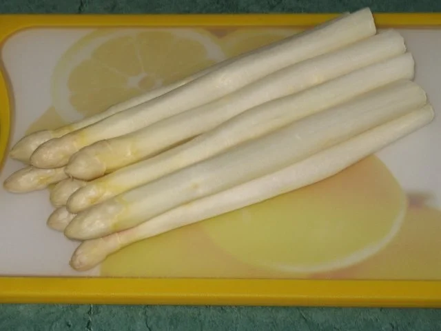 Rezept: Ofenspargel mit Speck an karamellisierten Vanille-Kartöffelchen und Sauce Hollandaise Bild Nr. 3 Ofenspargel mit Speck an karamellisierten Vanille-Kartöffelchen und Sauce Hollandaise - Rezept - Bild Nr. 3