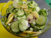 Warmer Kartoffel-Gurkensalat - Rezept