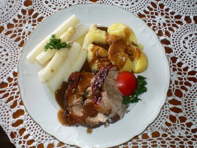 Spargel mit Putenkeule - Rezept