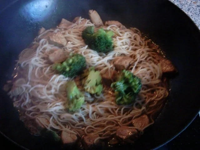 Rezept: Schweinefilet mit Mie-Nudeln aus dem Wok Bild Nr. 6 Schweinefilet mit Mie-Nudeln aus dem Wok - Rezept - Bild Nr. 6