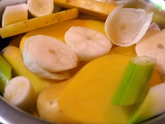 Rezept: Gebackene Kartoffelscheiben mit Knoblauch und Parmesan Bild Nr. 4 Gebackene Kartoffelscheiben mit Knoblauch und Parmesan - Rezept - Bild Nr. 4