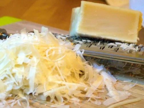 Rezept: Gebackene Kartoffelscheiben mit Knoblauch und Parmesan Bild Nr. 6 Gebackene Kartoffelscheiben mit Knoblauch und Parmesan - Rezept - Bild Nr. 6