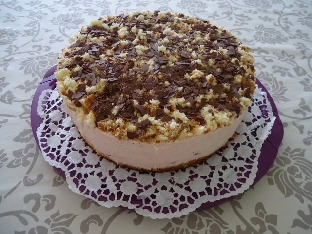 Rezept: Erdbeerschmand-Brösel-Torte Bild Nr. 2 Erdbeerschmand-Brösel-Torte - Rezept - Bild Nr. 2